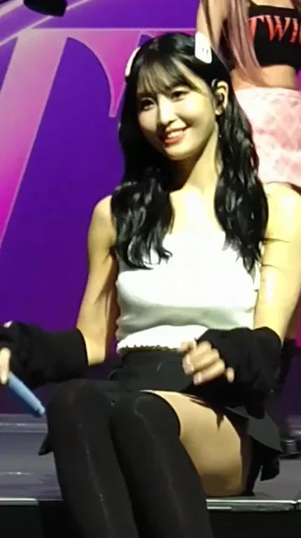 TWICE - Momo, Jihyo & Mina