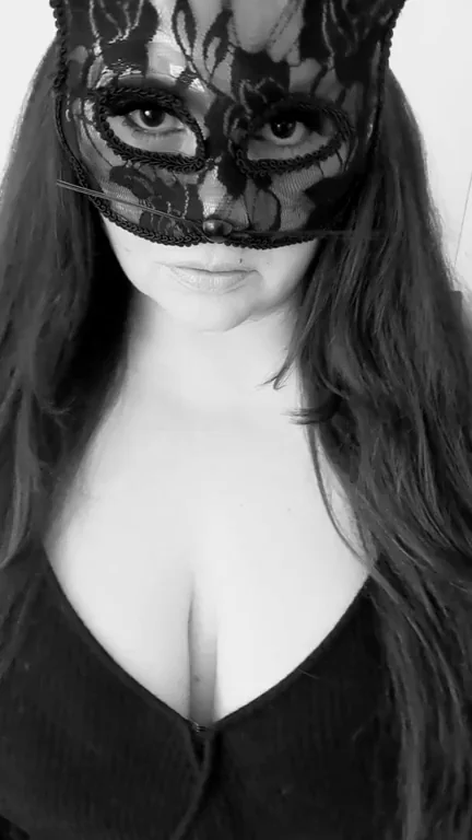 Still saggy in black and white.