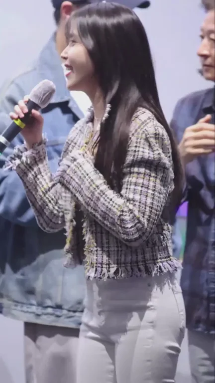 IU
