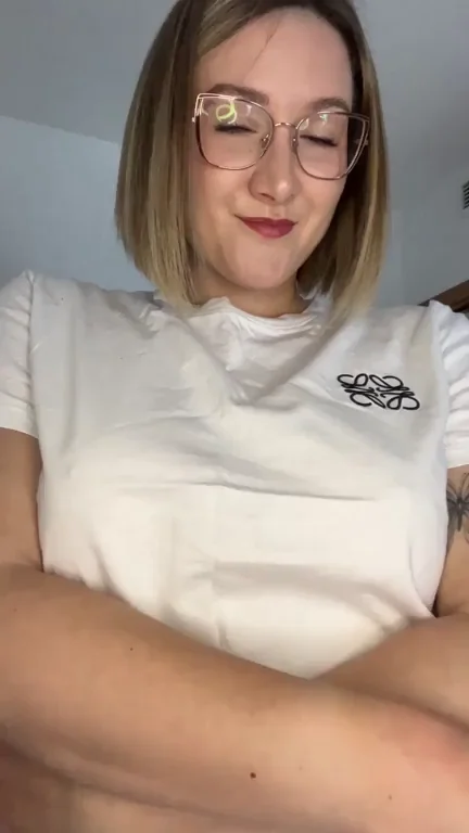 My boobies wants to play with you