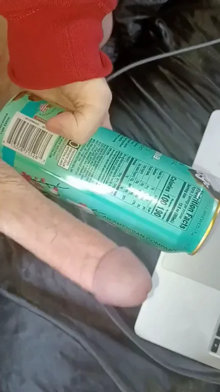 [m] losangeles - Looking for hot partners & friends. Check my huge cock next to a Arizona tall boy.
