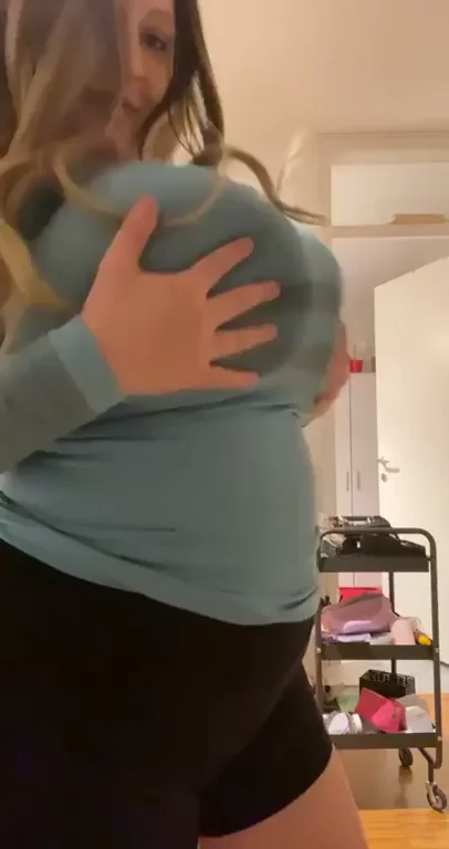 Wait for the Juicy Titty Drop 💦🍈🍈