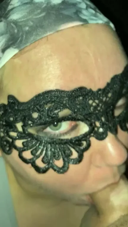 Masked Slut Loves Throat-Fucking That Thick Cock 😈🍆💦