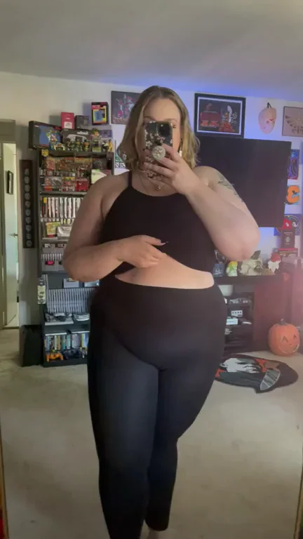 Perfect lighting for my tits ðŸ–¤