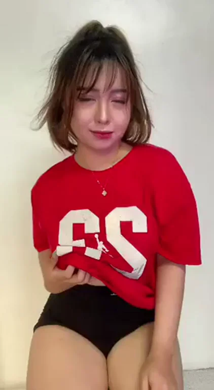 Tiny 18yo Slut's Massive Tits Tease 🔥🍒