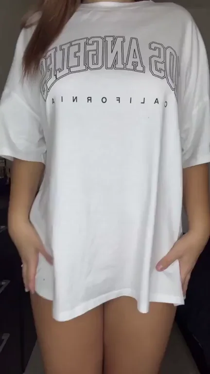 Hubby Has No Clue I Snuck This Tease to His Buddies 😈🍑