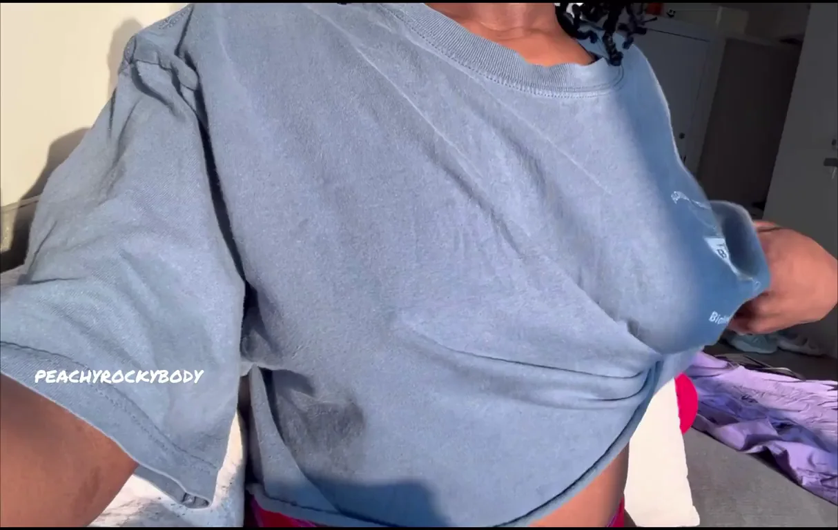 Ebony Bombshell's Epic Titty Drop: Vitamin D Overload Reveal ðŸ¥°