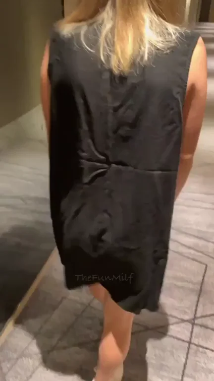 This is how you can tell this milf is gonna have a fun night!