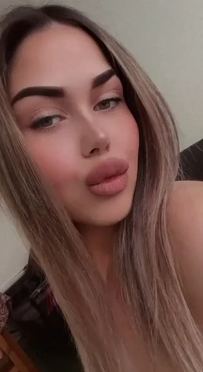 Please someone fuck my ass