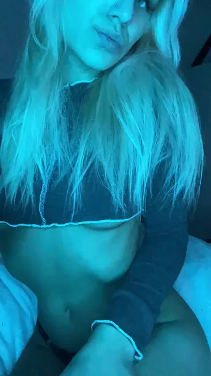 small natural 19yo tits