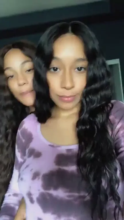 Sexy Twin Sluts Teasing Fun 😈👯‍♀️