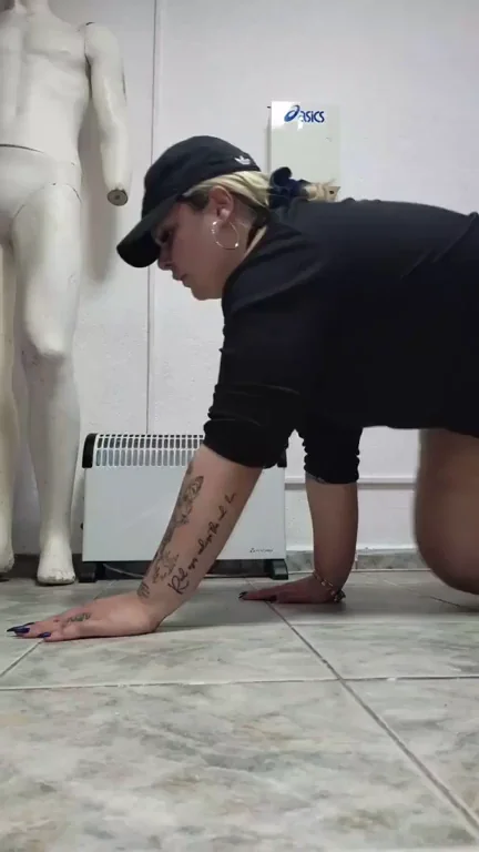 Do you love crawling mom ?