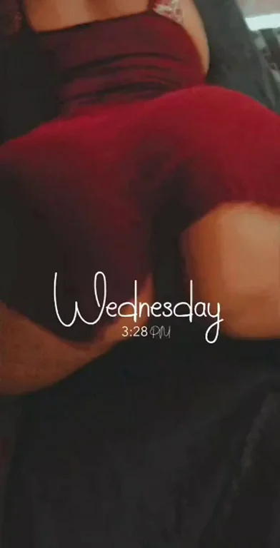 🔥 First-Time Twerk Tease in Tight Red Dress 🍑💦