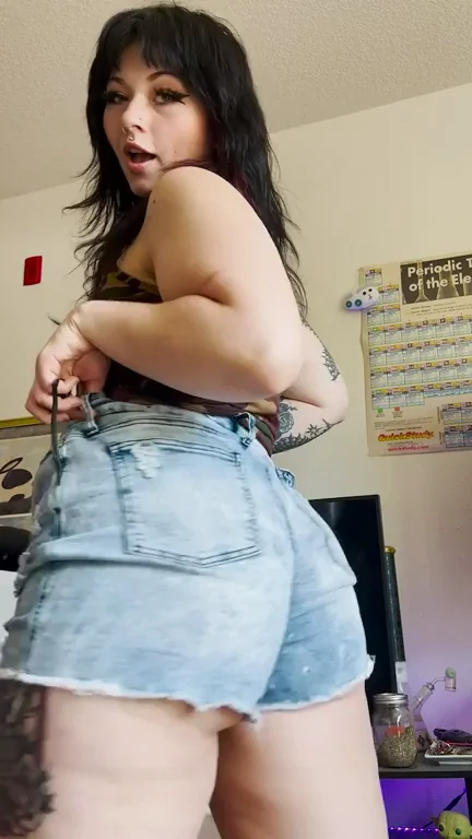 I took my shorts off, now it's your turn