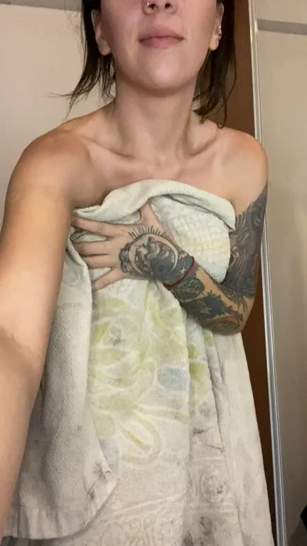 🍺 Beer Makes This Inked Latina Hotwife So Fucking Horny! 🔥