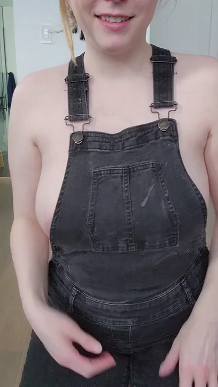 Raise your hand if you like my overalls...