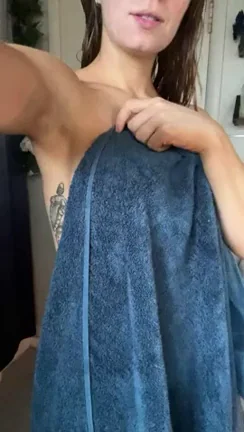 You gonna help me towel off, or you just gonna stand there and stare? 🤤·ðŸ¼"â™€ï¸