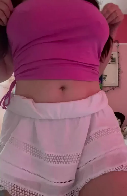 Hmmmm, did you expect me to be this hairy under my skirt? 😁»