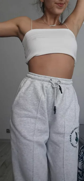 My ass is drowning in these pants but I hope it's not that small for you ?