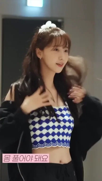 Yoona's Slutty Crop Top Tease: K-Pop Idol Belly Dance Fap Fuel