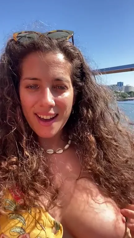 Brisbane Slut Flashes Her Juicy Tits on a Sunny Day ☀️🍈🍈