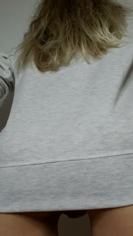 🔥 Peek-a-Thicc Booty Tease 🍑💦