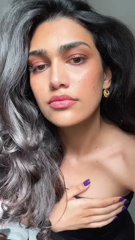 Petite Iraqi girl