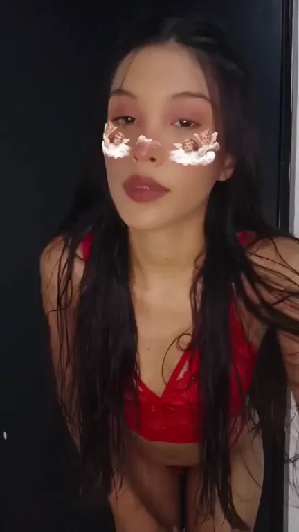 Can I be your latin fucktoy?? 🍑