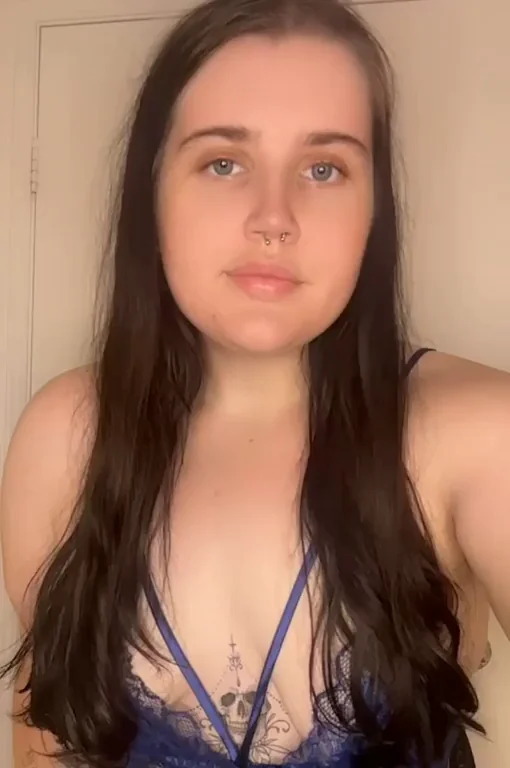 Tattooed Slut Flashes Her Inked Tits and Begs for Your Cum 🤤