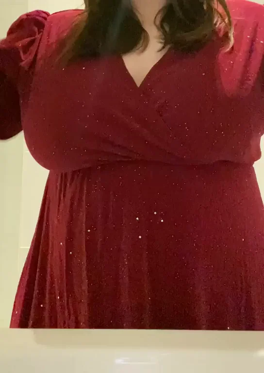 Should I remain bra-less for dinner out? 😁‡