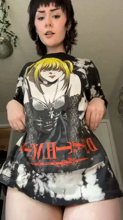 Emo Slut's Tiny Tits and Fat Ass Tease
