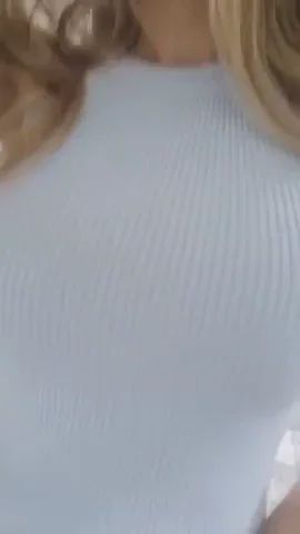 Happy Sunday Tease: Pulling Aside My Tight Top for Pussy Peek 😘🔥 (F)(OC)