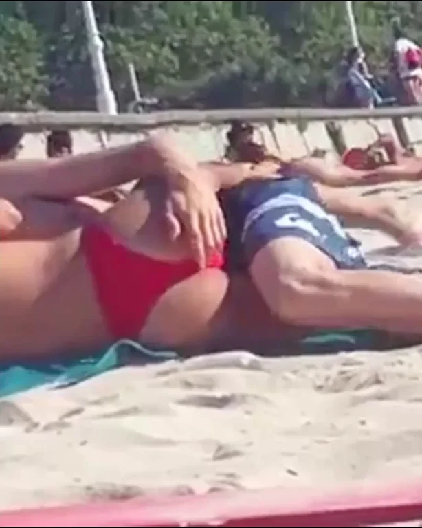 Slutty Beach Fuck Caught in the Crowd