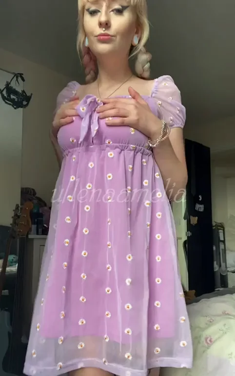 Quick Tit Flash Turns into Wild British Boob Bounce Frenzy ?
