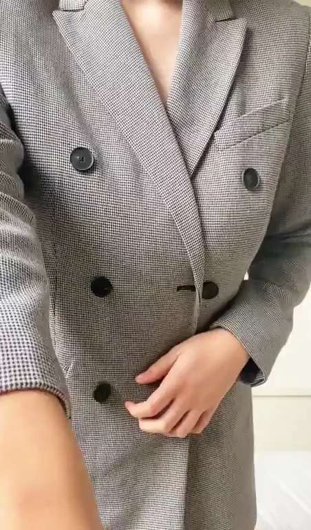🔥 Gray Blazer Titty Drop Reveal – Worth Every Second! 💦