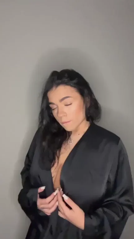 Did your gf send you nudes today or do I have to?