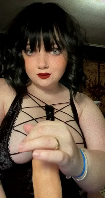 Spit-Drenched Handjob Slut in Lingerie 💦🤏🍆
