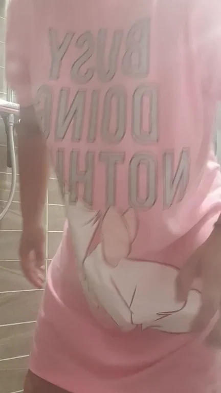 Shhh....I got a secret...I wear no panties under my shirt so its easier for you to breed me ??