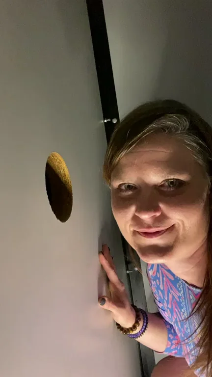 I have a fetish for feeling cock grow in my mouth. If I suck you at the gloryhole make sure you start off soft and let me feel it grow. Are you a grower?