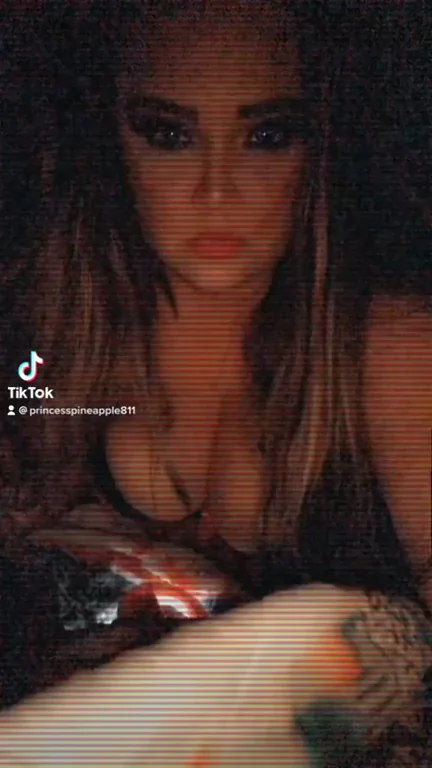 Heyyy, I'm Charlotte! Your BBW TikTok Titty Tease Queen 😘🍈🍈