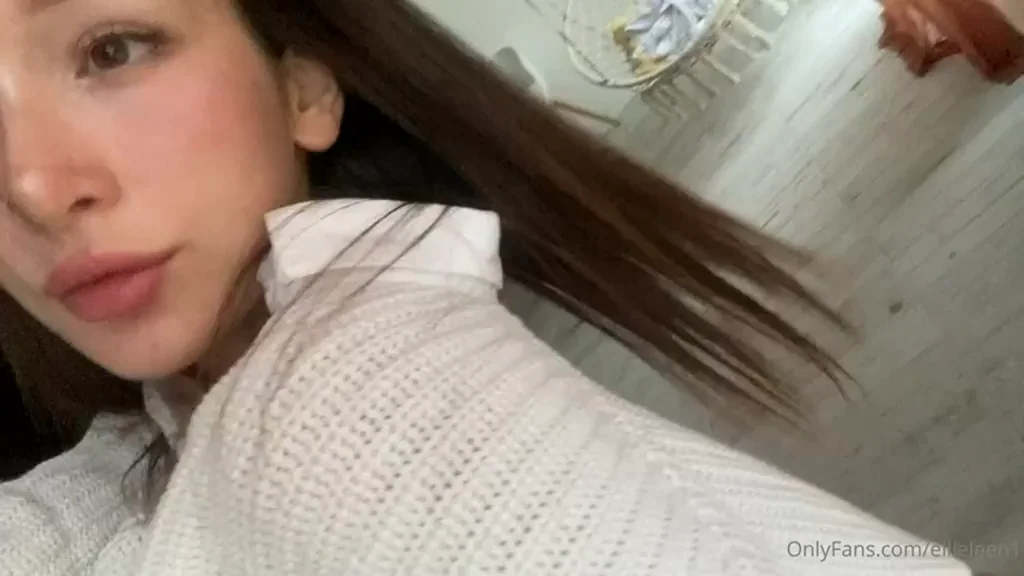 🍑 Tiny Camgirl's Bubble Butt & Asshole Tour 🔥
