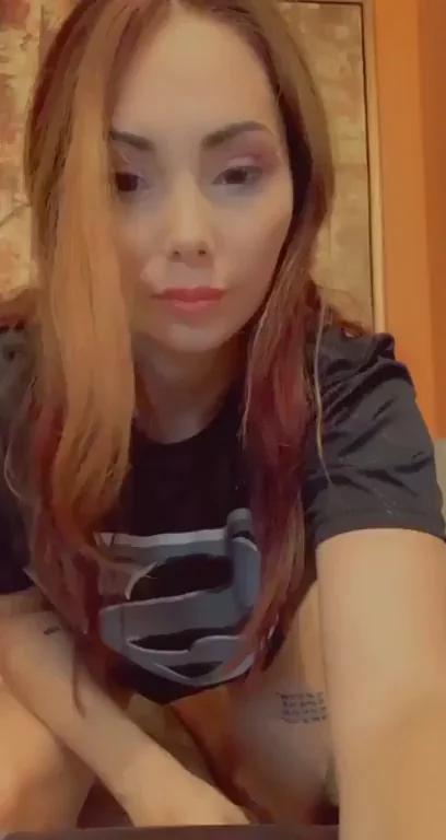 Do I hide my 32 natural DDD titties well?
