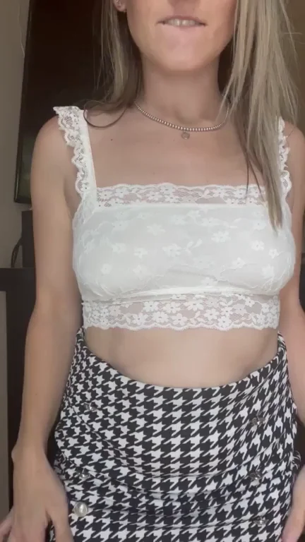 Here's a little milf tit flash to make your night better