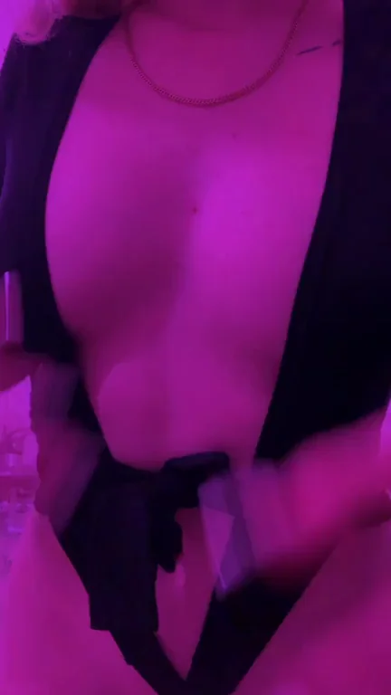 Just a tiny girl who wants to be someone’s fuckdoll...?