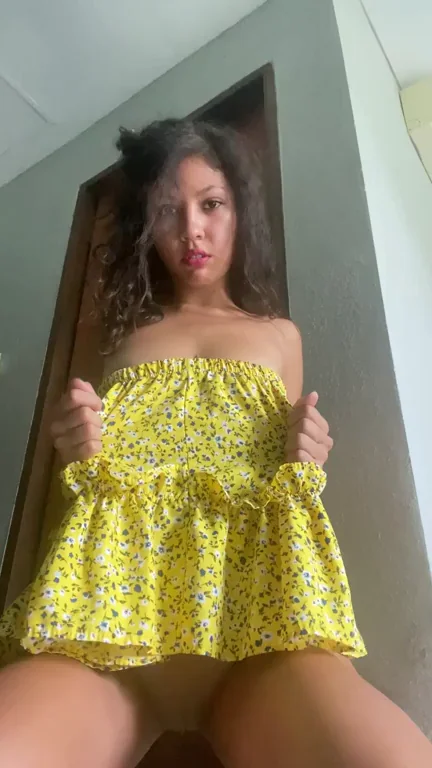 Cute Lil Titties Droppin' with the Sexiest Bounce! 💛🍈🍈 [OC]