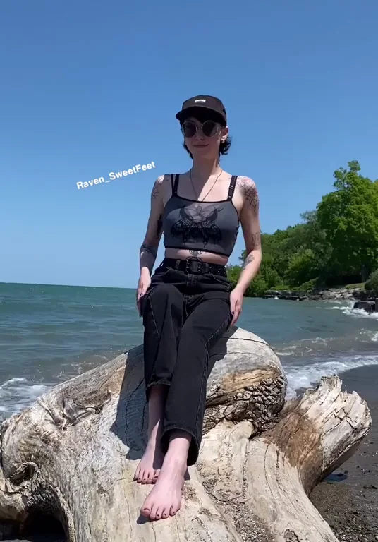 Titty drop at the beach 😜ðŸ–ï¸