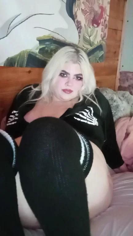 💀 BBW Goth Slut Haunting Your Cock All Day 😈