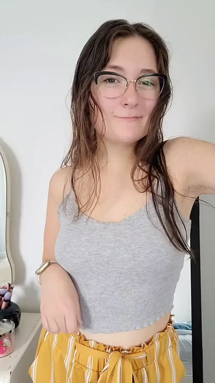 Weekend Titty Drop Tease from Glasses Girl