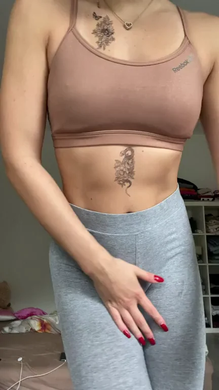 what's the first thing you look at a woman's body?