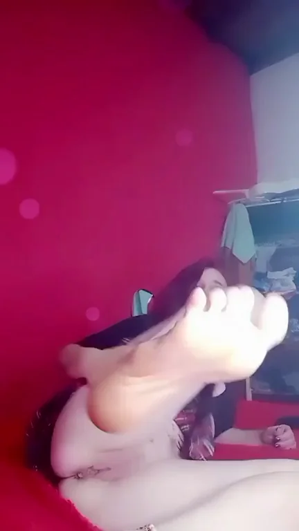 lick mommy's pussy while you caress her feet
